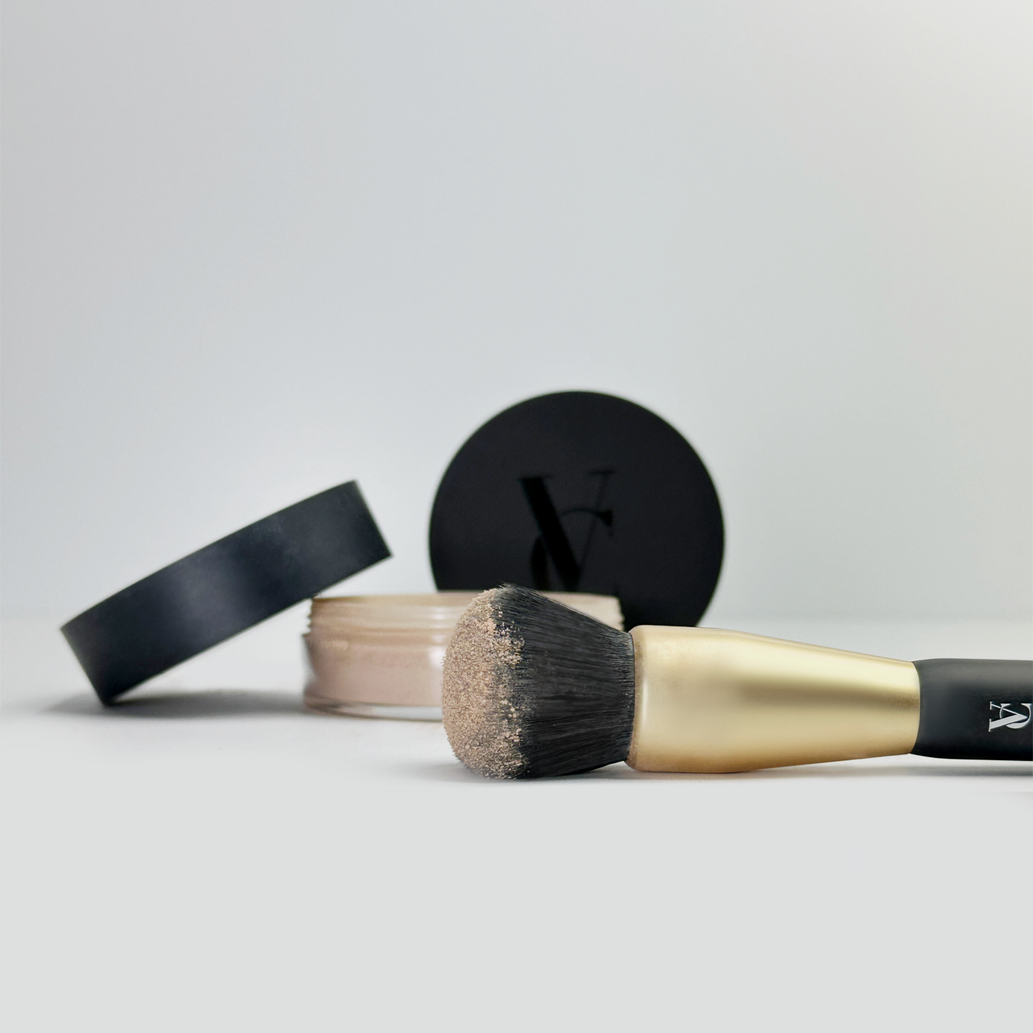 THE FOUNDATION BRUSH